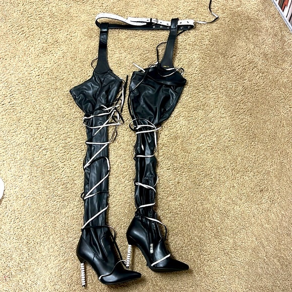 Black Thigh-high boots w/ belt - Picture 1 of 4